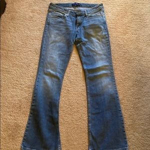 Levi’s 518 Jeans